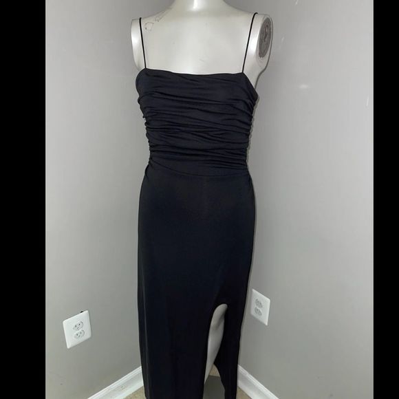 Elegant Black Spaghetti Strap Dress - Picture 6 of 10